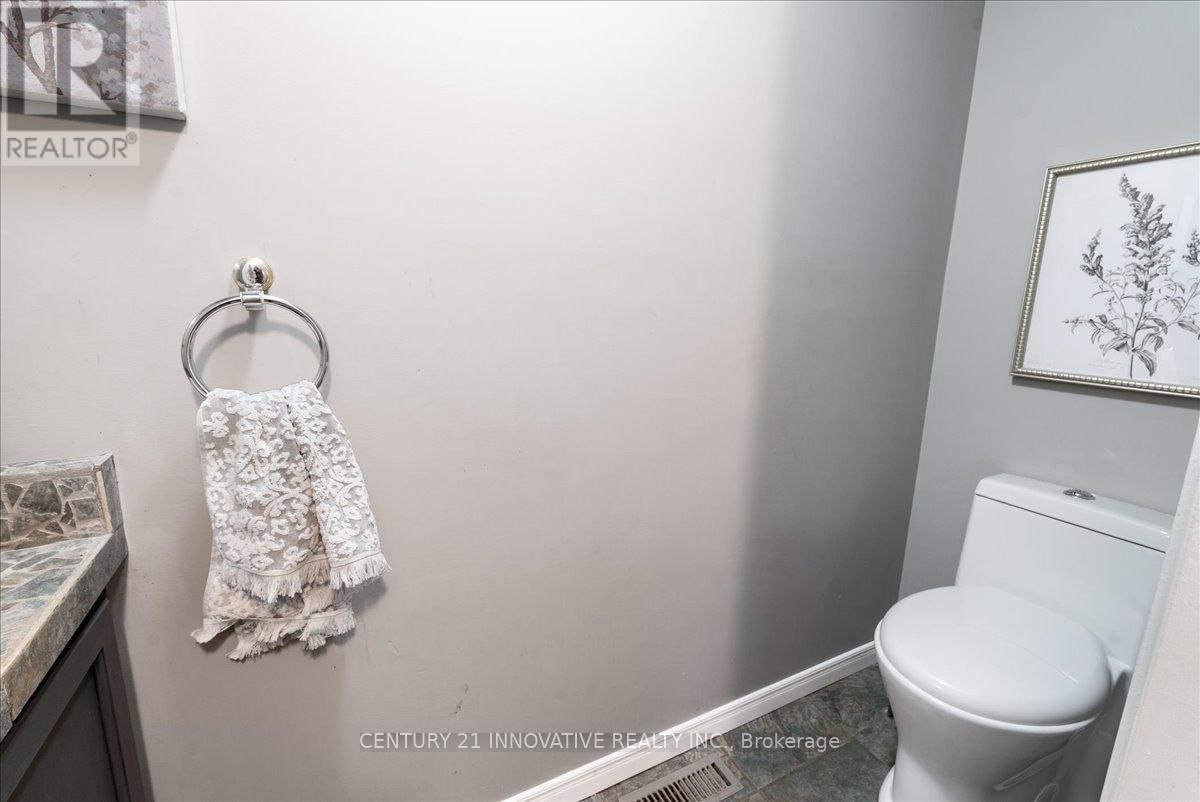 3061 ILOMAR COURT Image 12