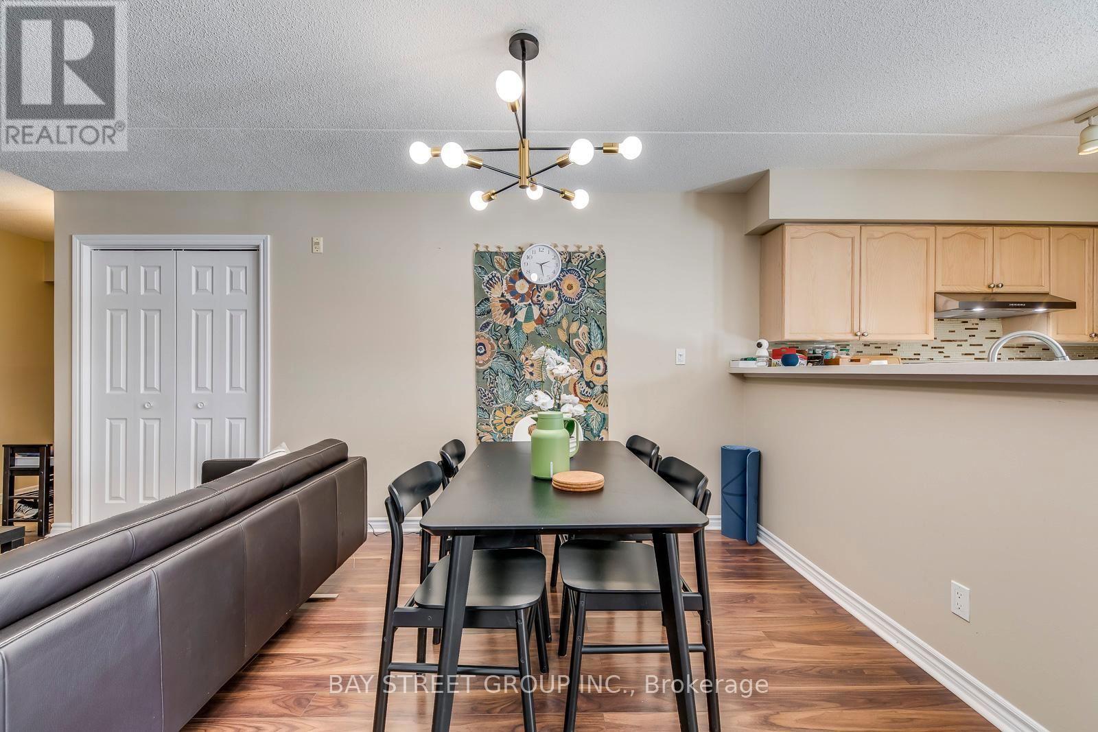 216 - 1480 BISHOPS GATE Image 20