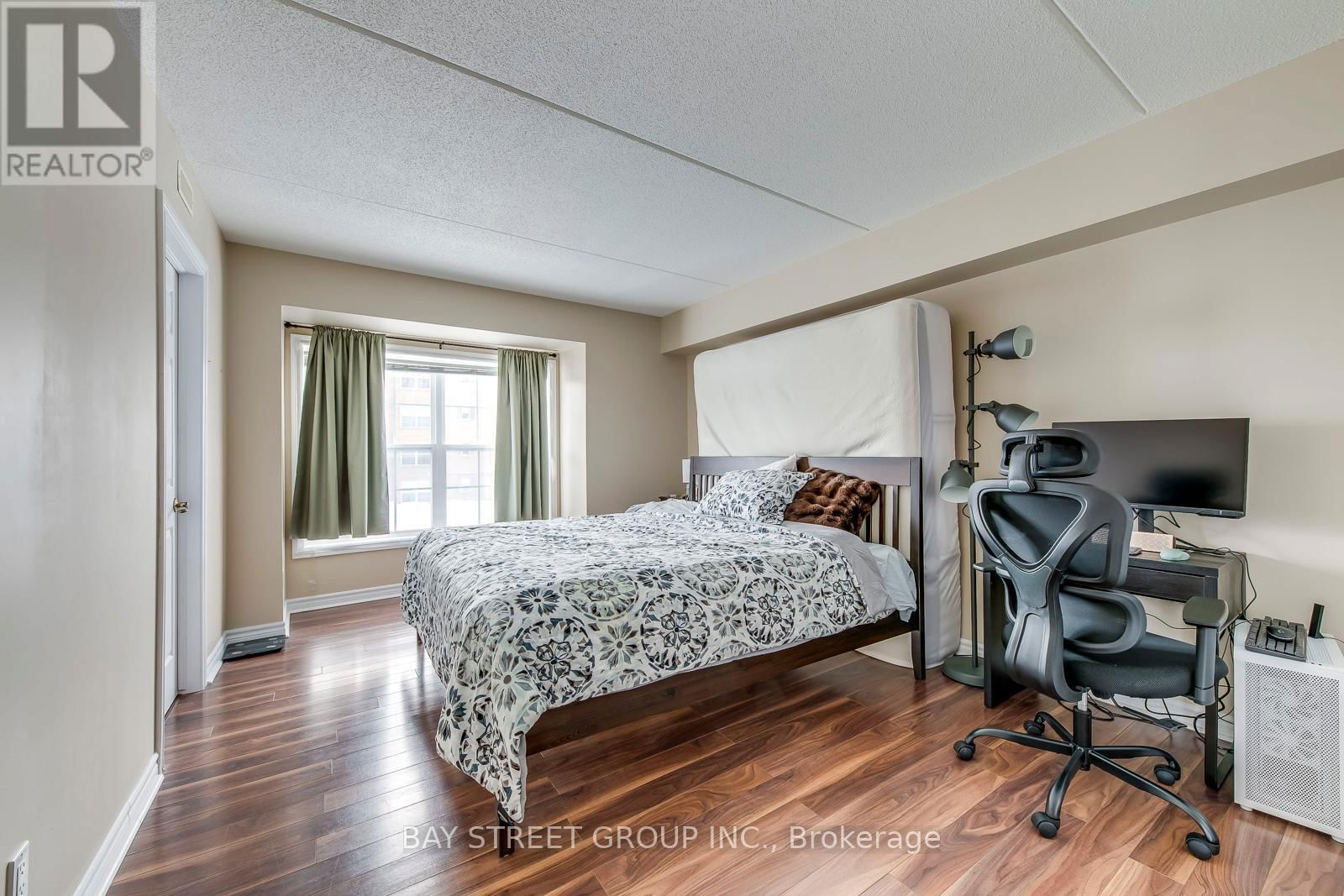 216 - 1480 BISHOPS GATE Image 28