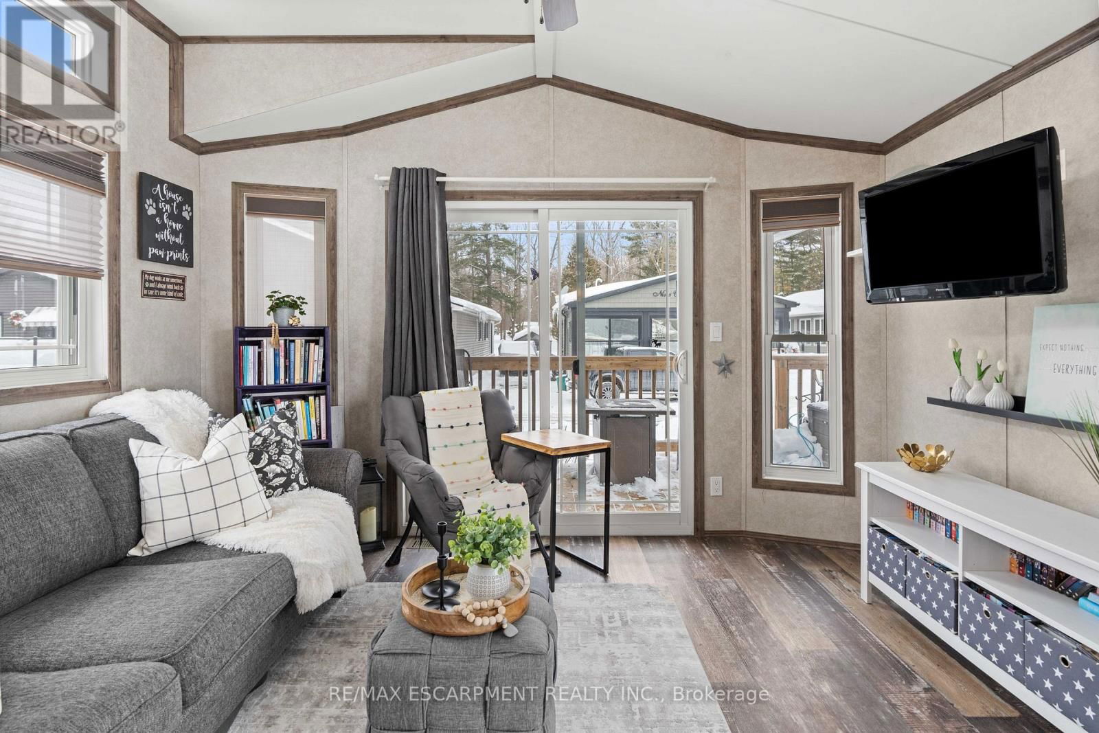 10 Oak St - 4449 MILBUROUGH LINE Image 11