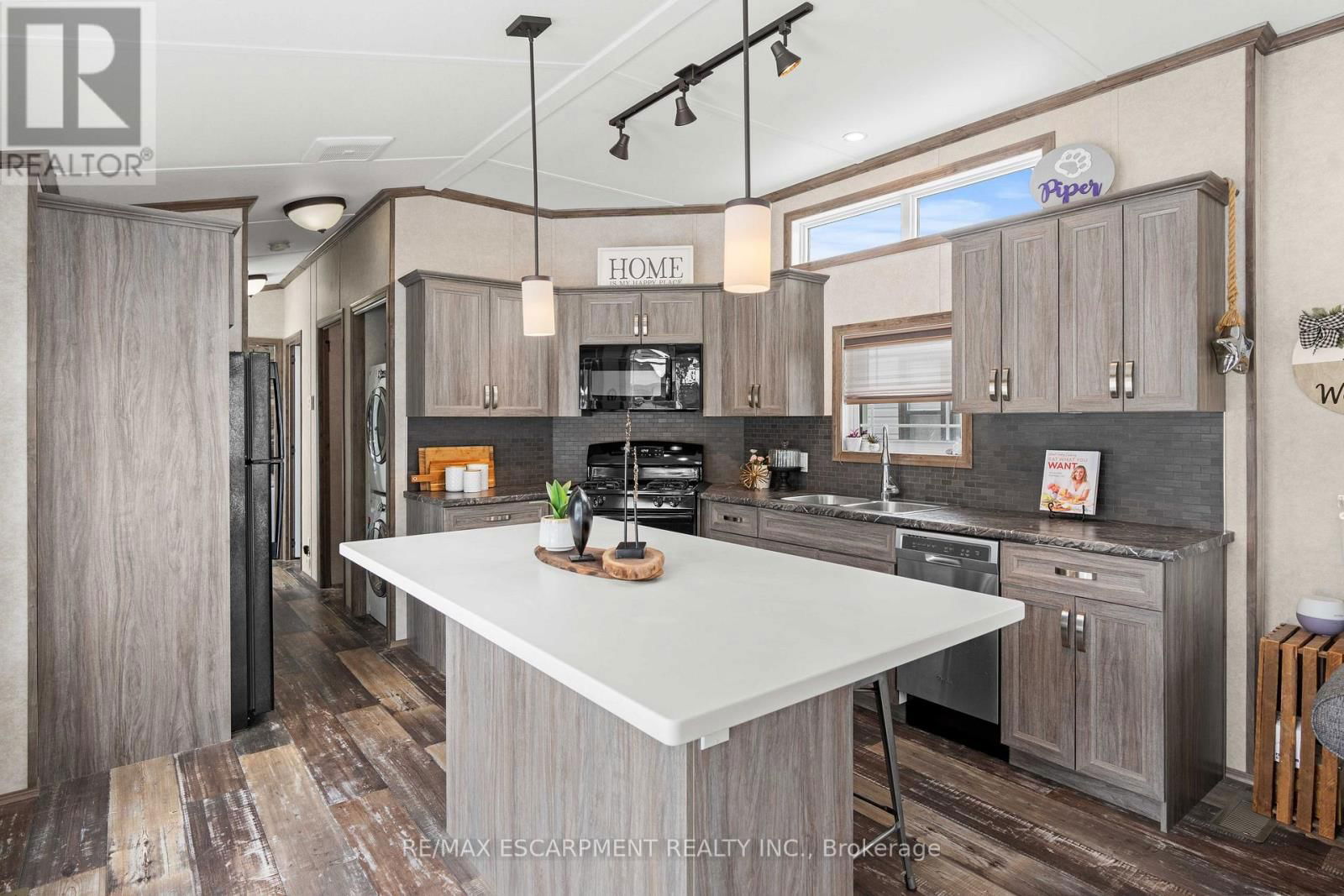 10 Oak St - 4449 MILBUROUGH LINE Image 14