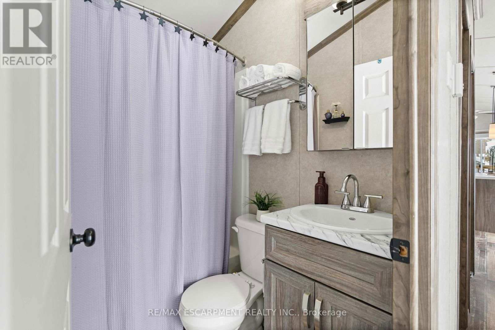 10 Oak St - 4449 MILBUROUGH LINE Image 22