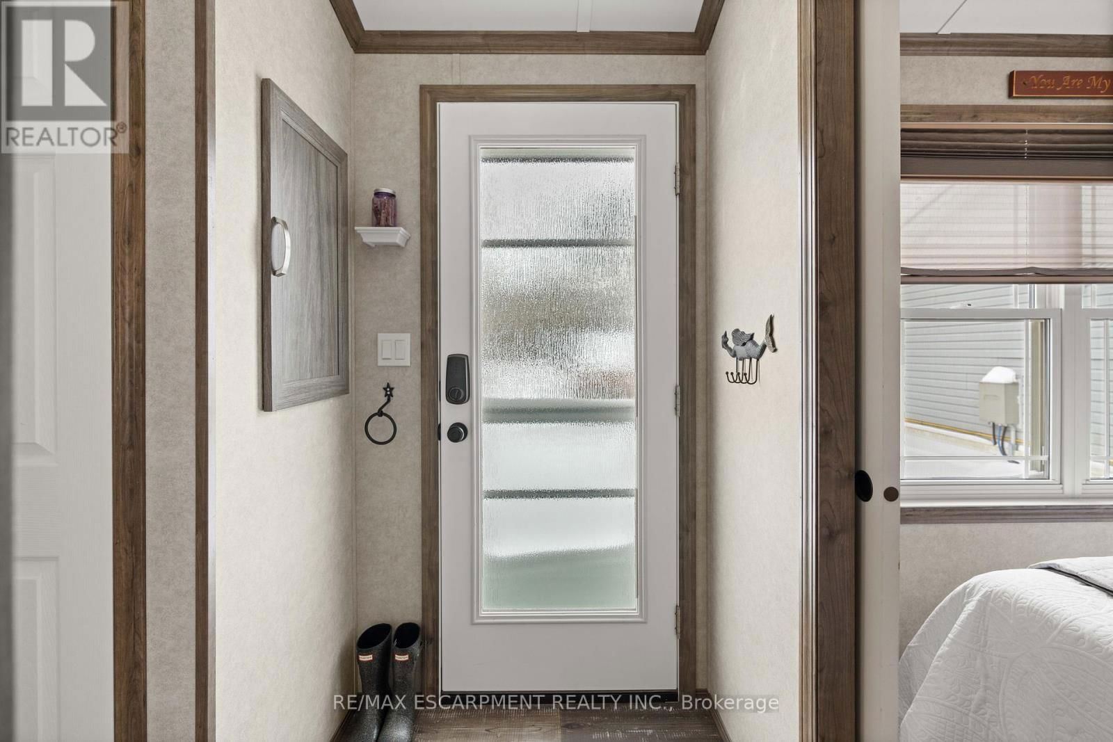 10 Oak St - 4449 MILBUROUGH LINE Image 23