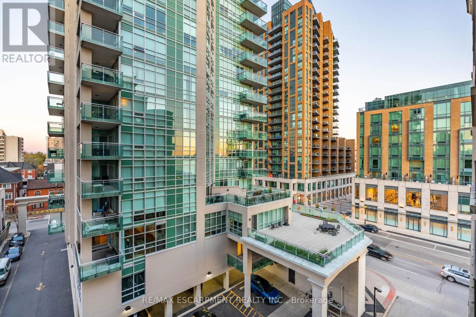 611 - 399 ELIZABETH STREET Image 30