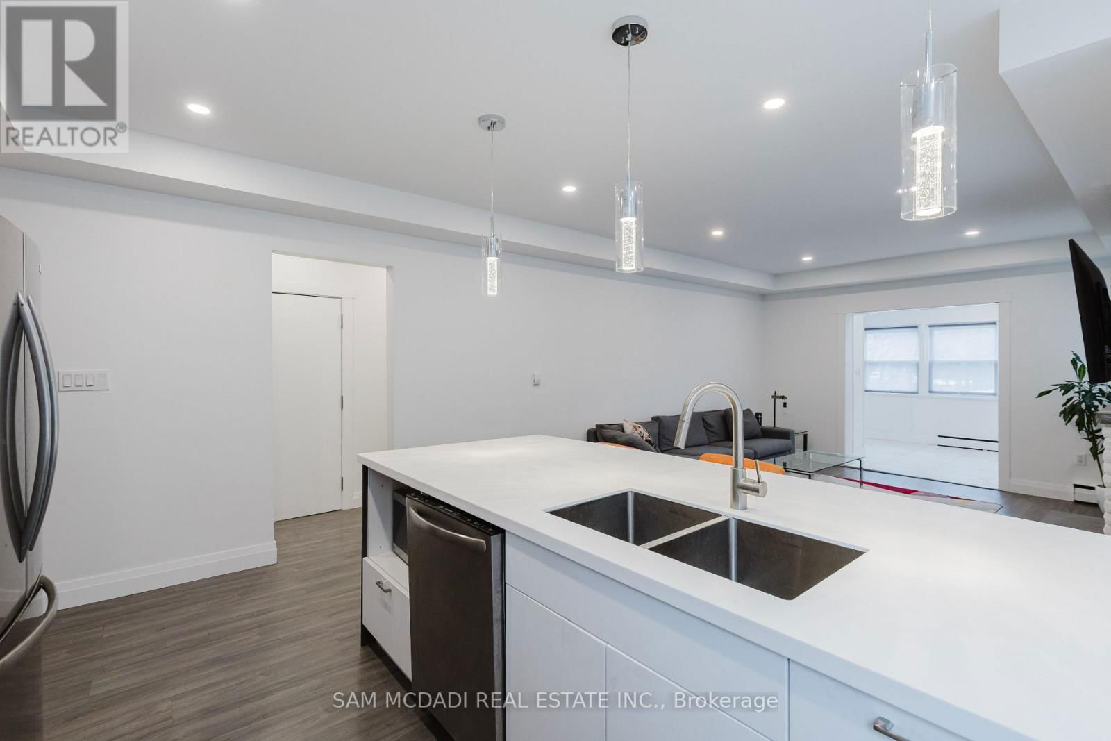 2177 LAKESHORE ROAD Image 11