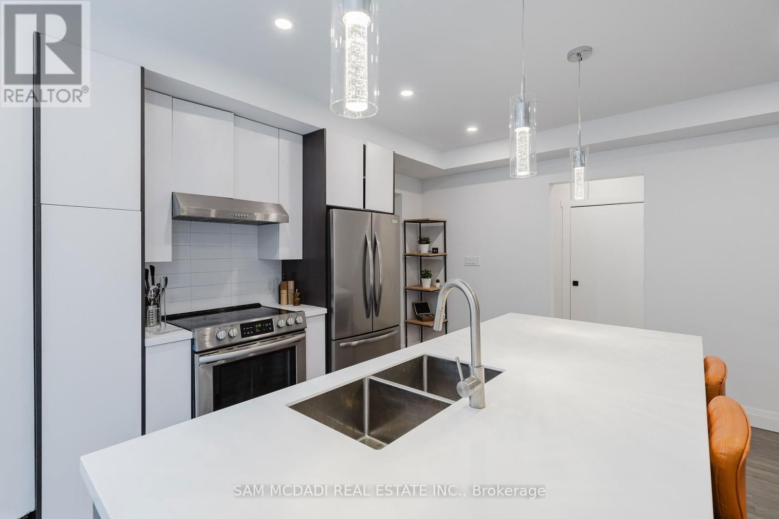 2177 LAKESHORE ROAD Image 12