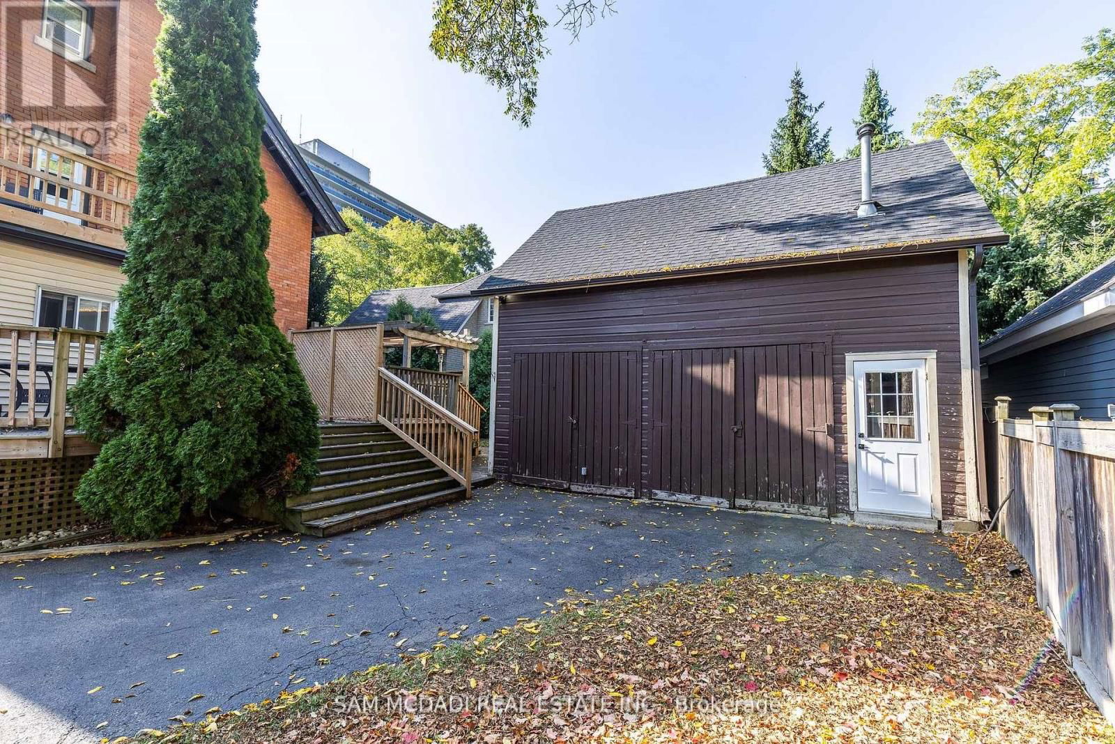 2177 LAKESHORE ROAD Image 32