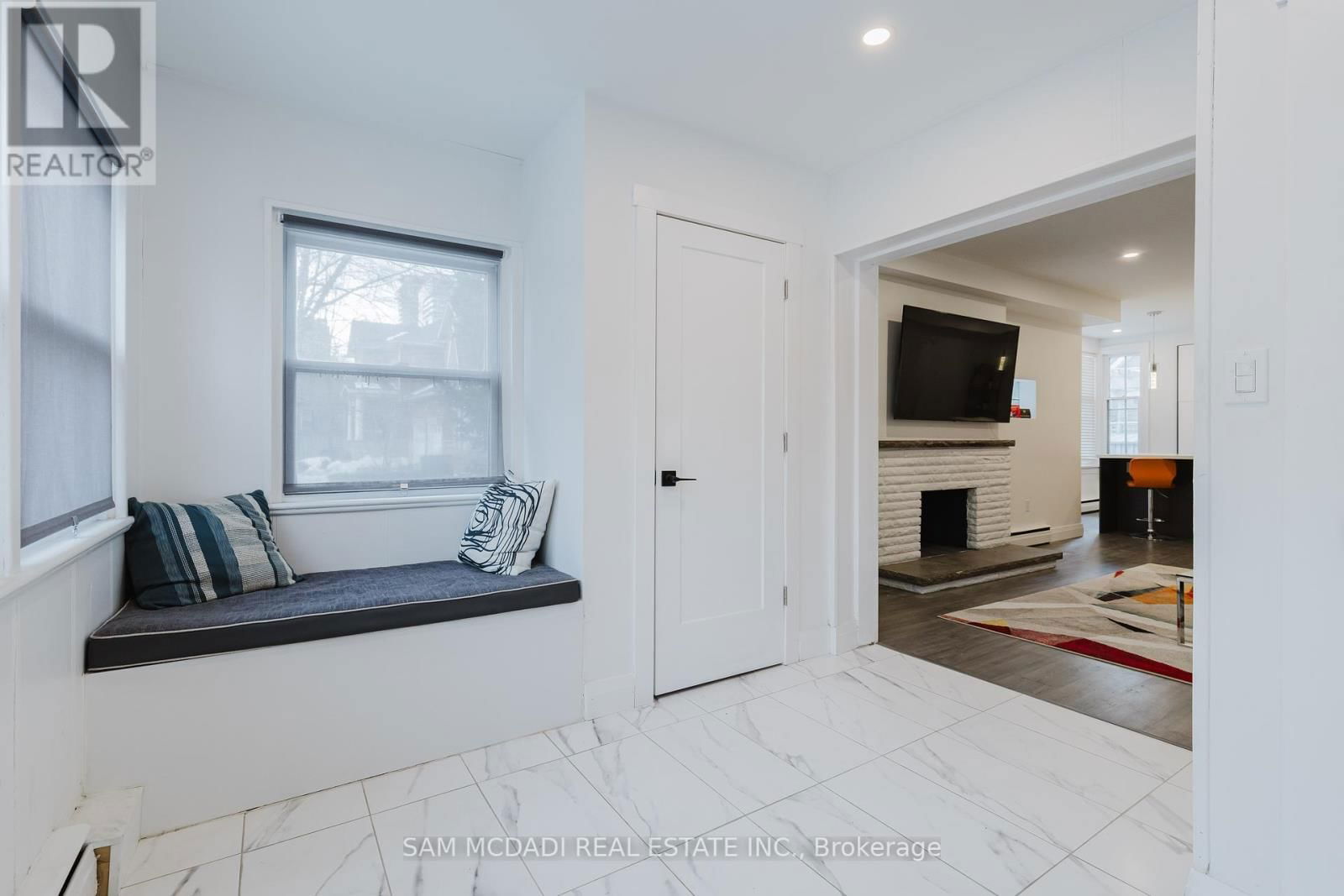 2177 LAKESHORE ROAD Image 5