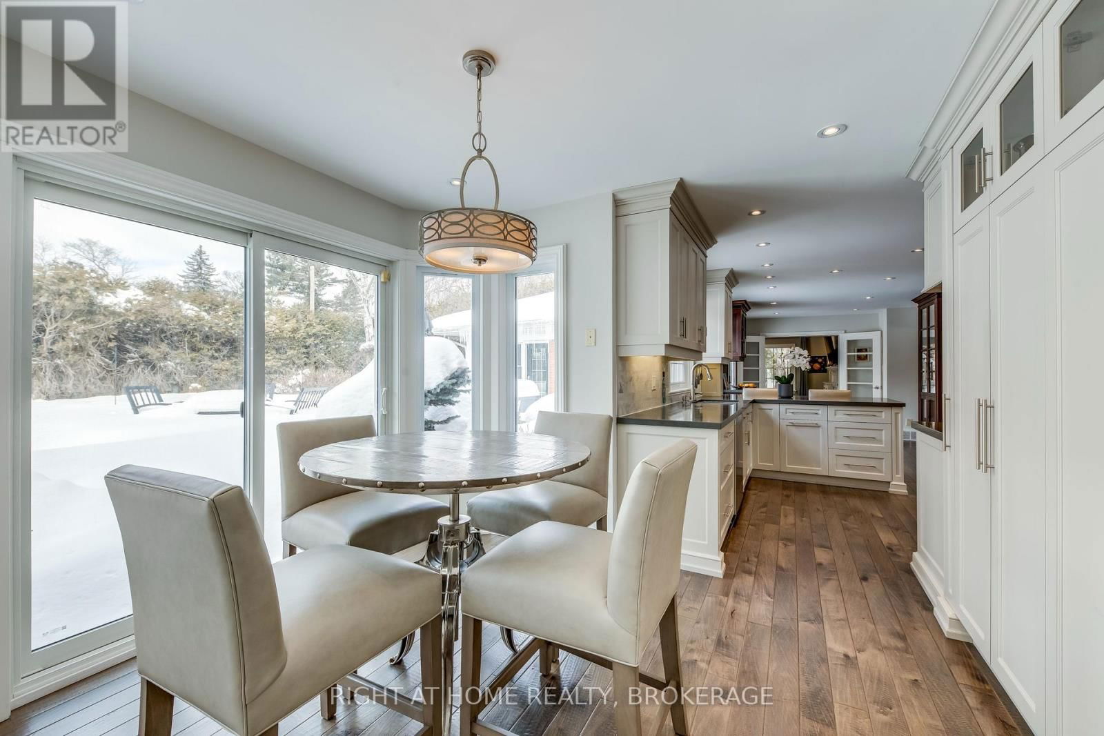 1335 CAMBRIDGE DRIVE Image 15