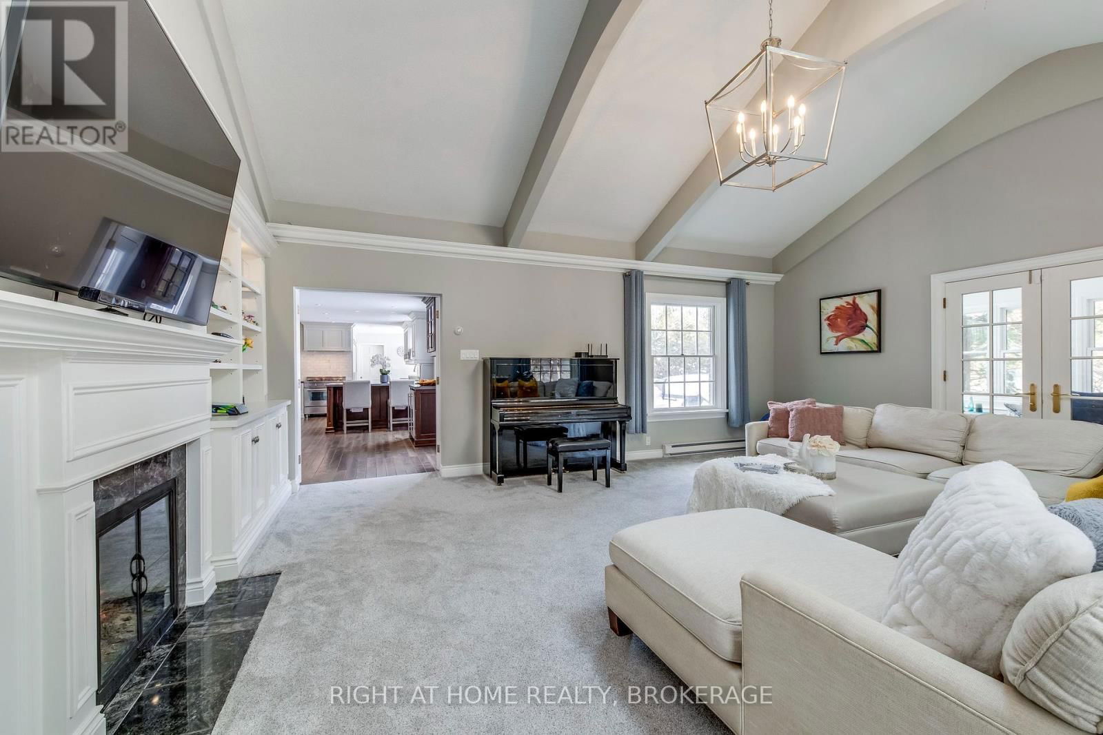 1335 CAMBRIDGE DRIVE Image 19