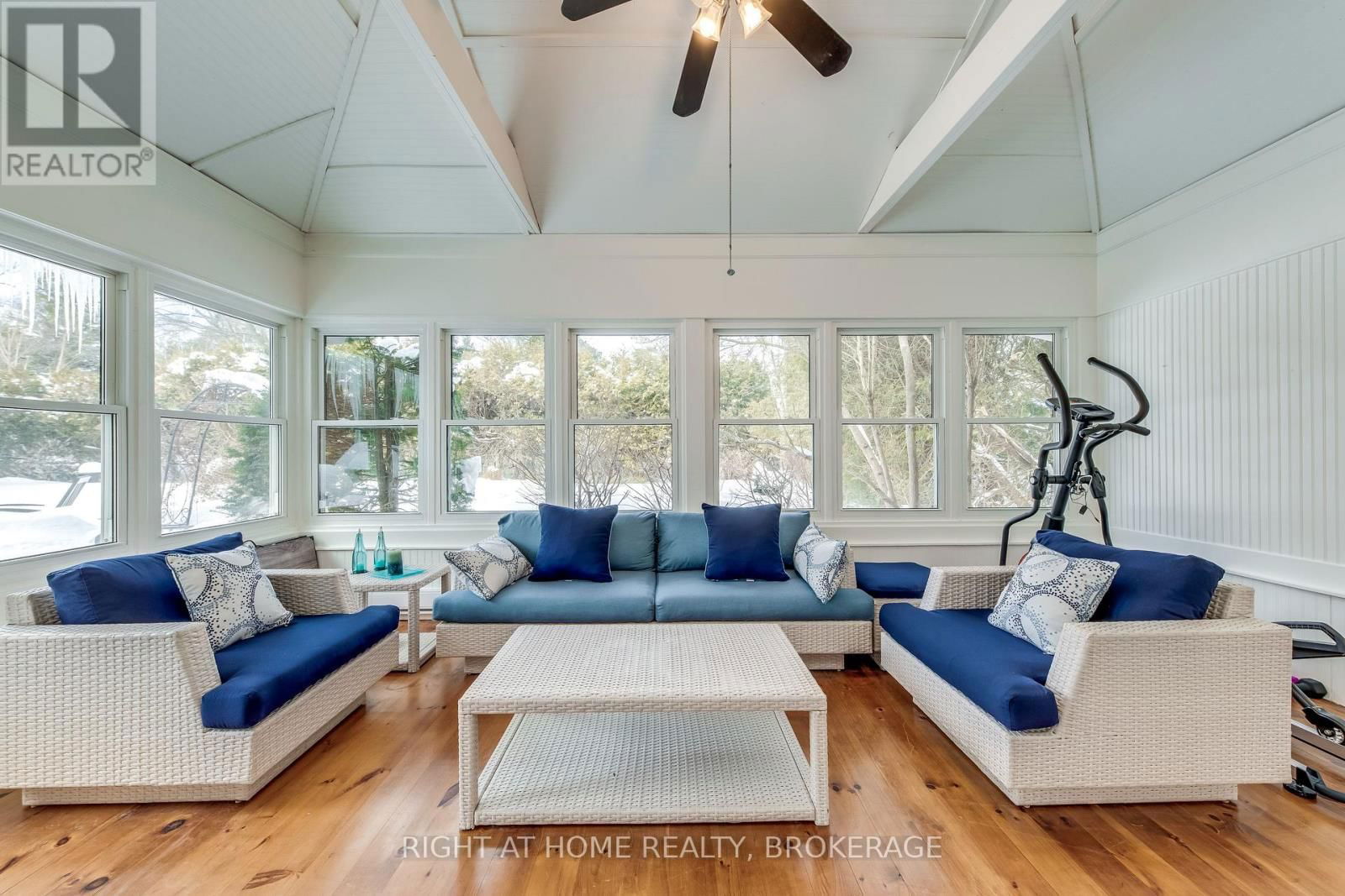 1335 CAMBRIDGE DRIVE Image 21