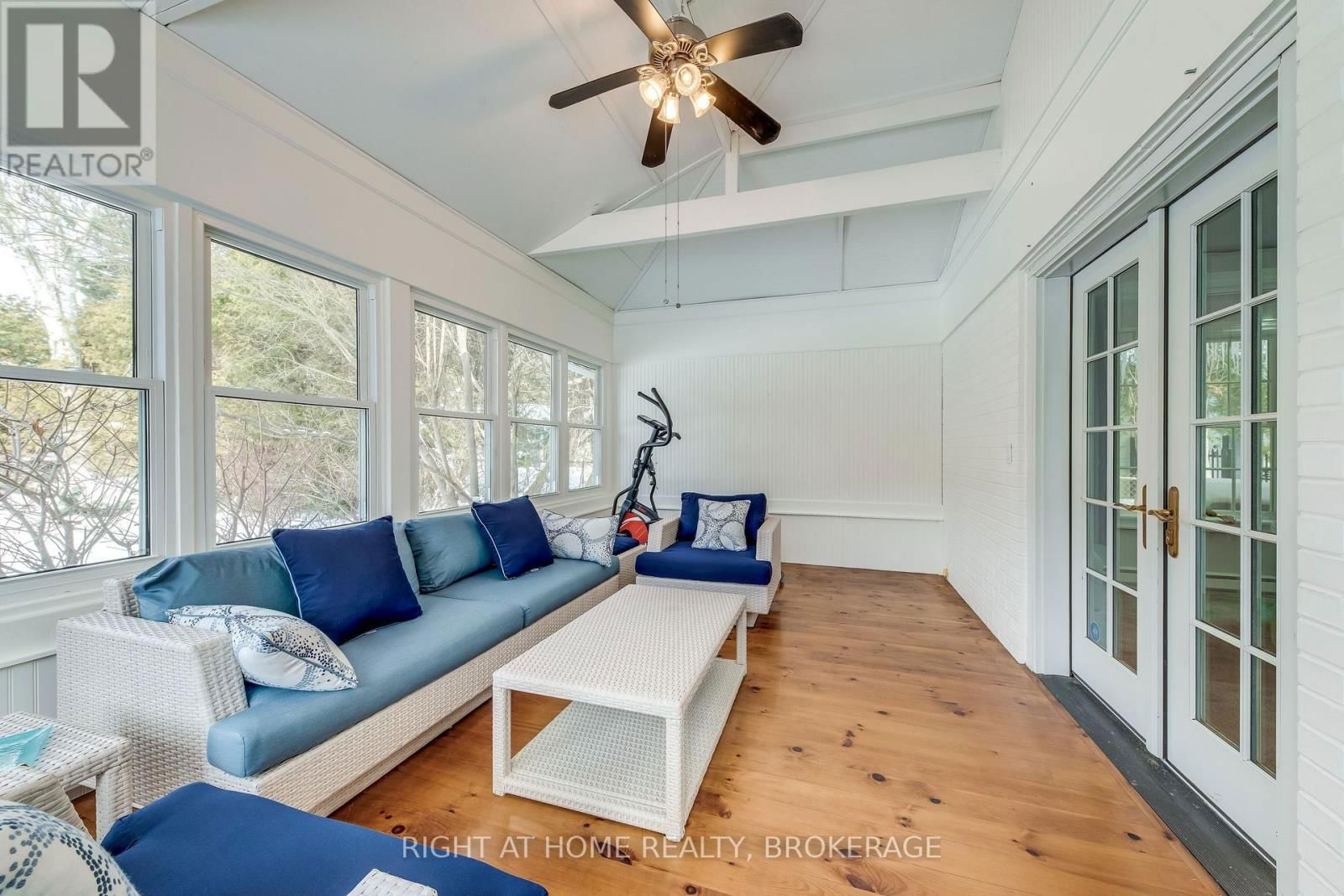 1335 CAMBRIDGE DRIVE Image 23
