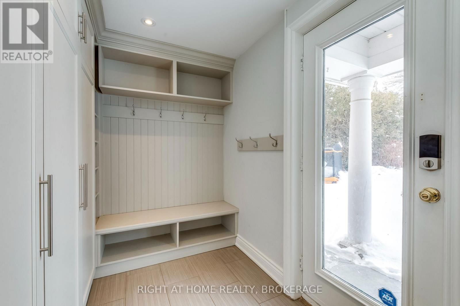 1335 CAMBRIDGE DRIVE Image 25