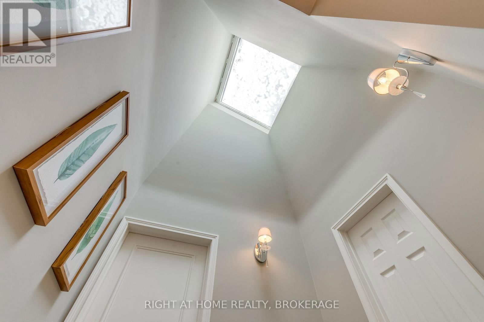 1335 CAMBRIDGE DRIVE Image 29