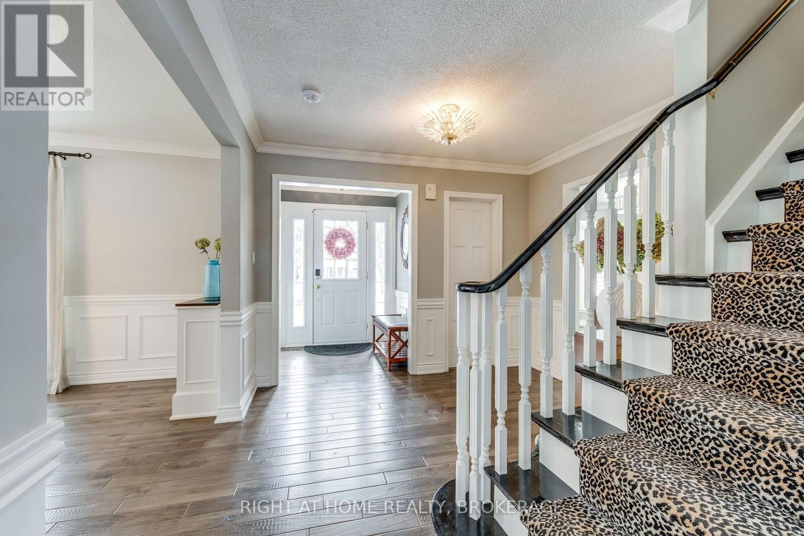 1335 CAMBRIDGE DRIVE Image 3