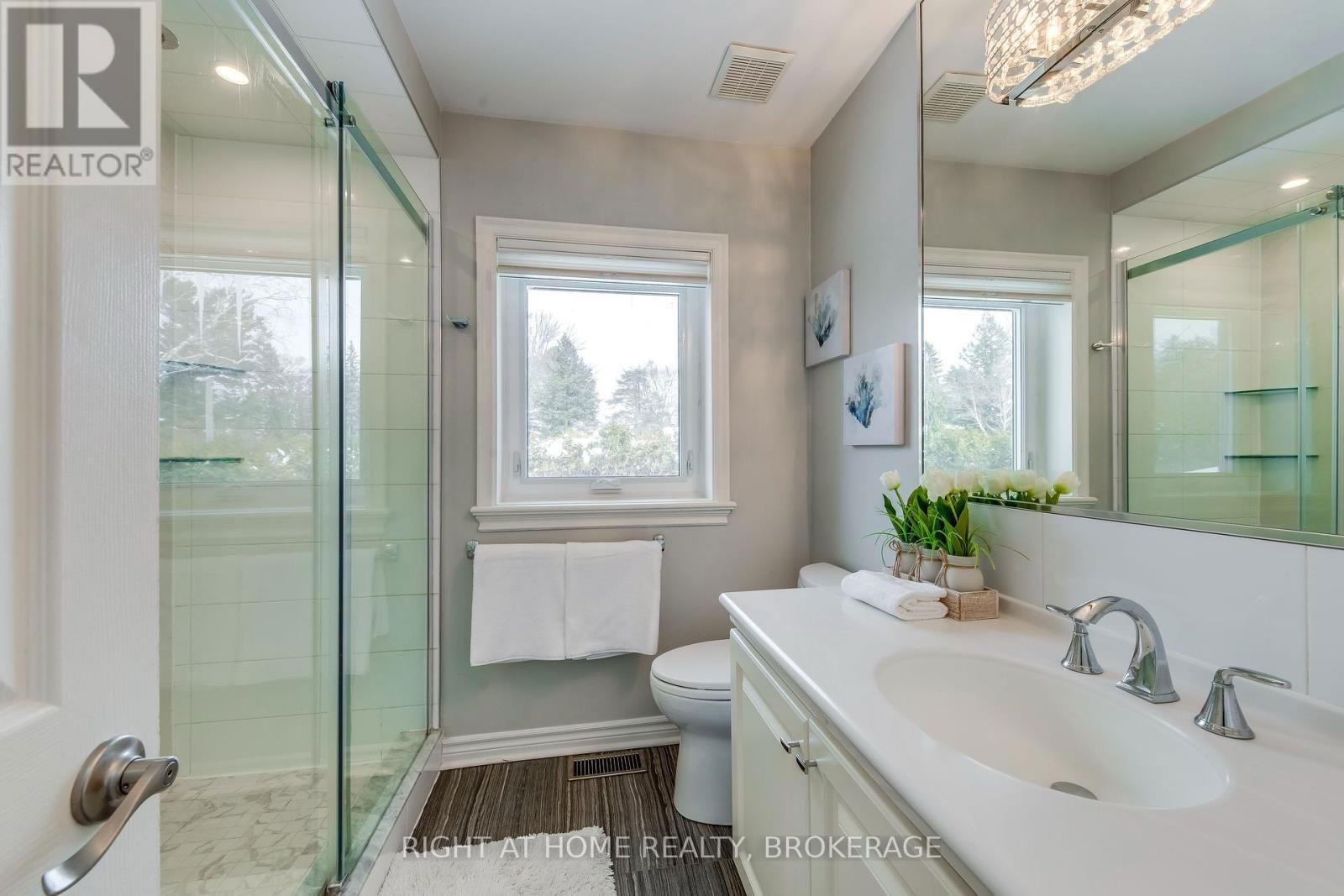 1335 CAMBRIDGE DRIVE Image 37