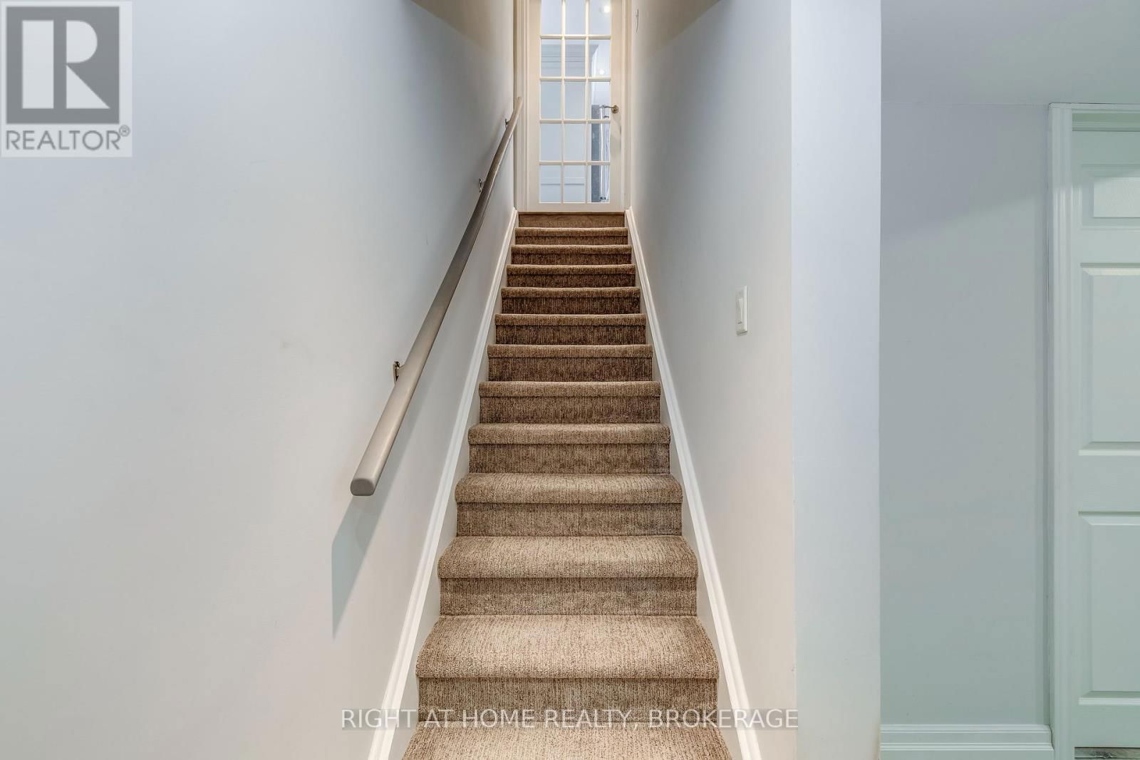 1335 CAMBRIDGE DRIVE Image 38