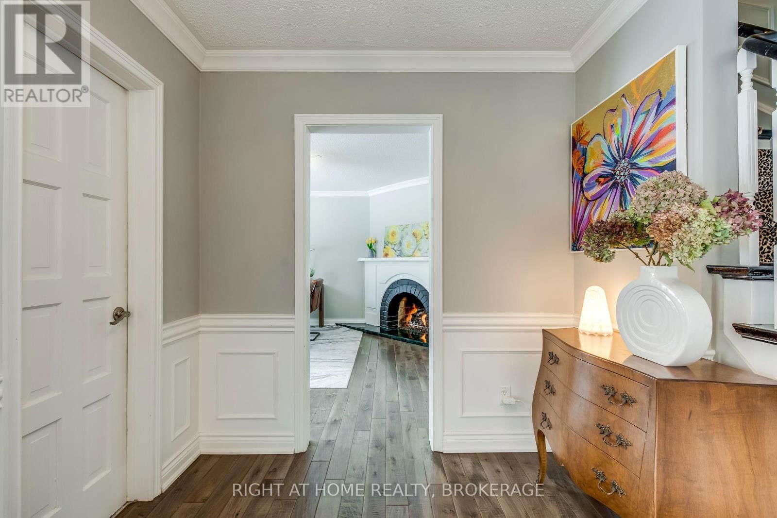 1335 CAMBRIDGE DRIVE Image 4