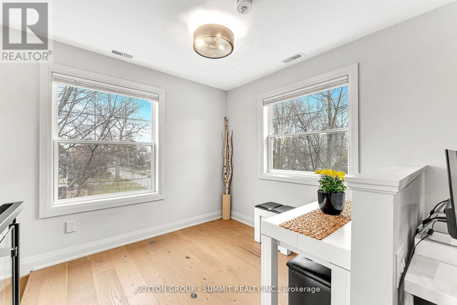 31 OAKWOOD AVENUE NORTH Image 11