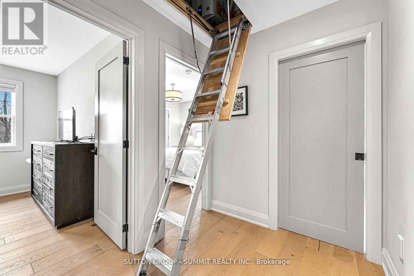 31 OAKWOOD AVENUE NORTH Image 18