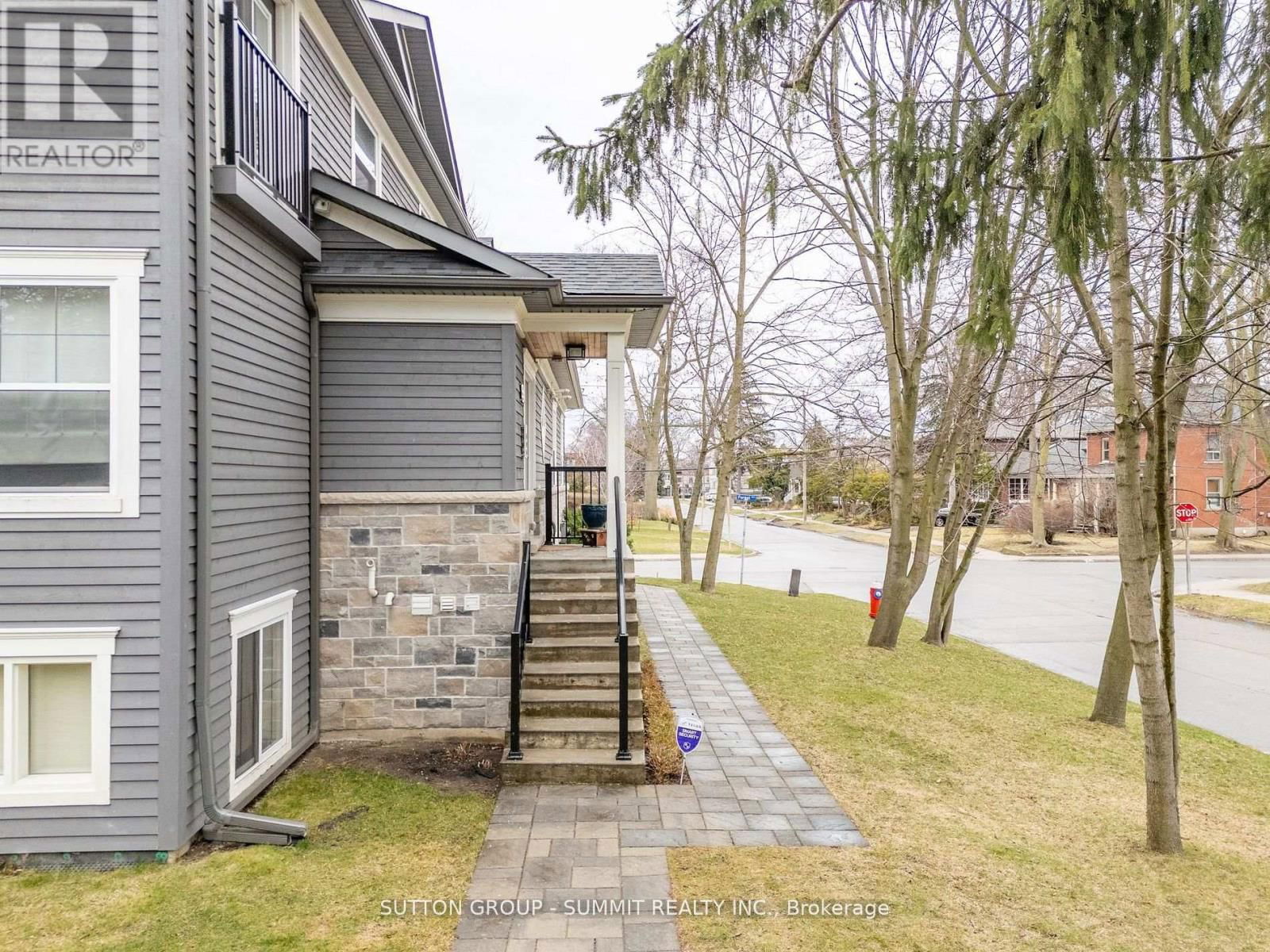 31 OAKWOOD AVENUE NORTH Image 20