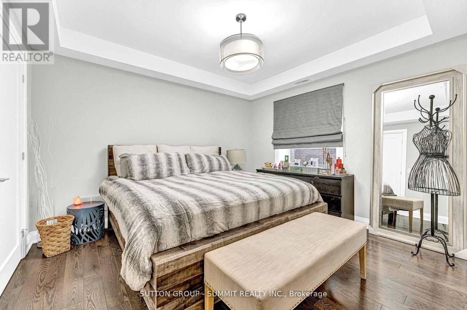 31 OAKWOOD AVENUE NORTH Image 25
