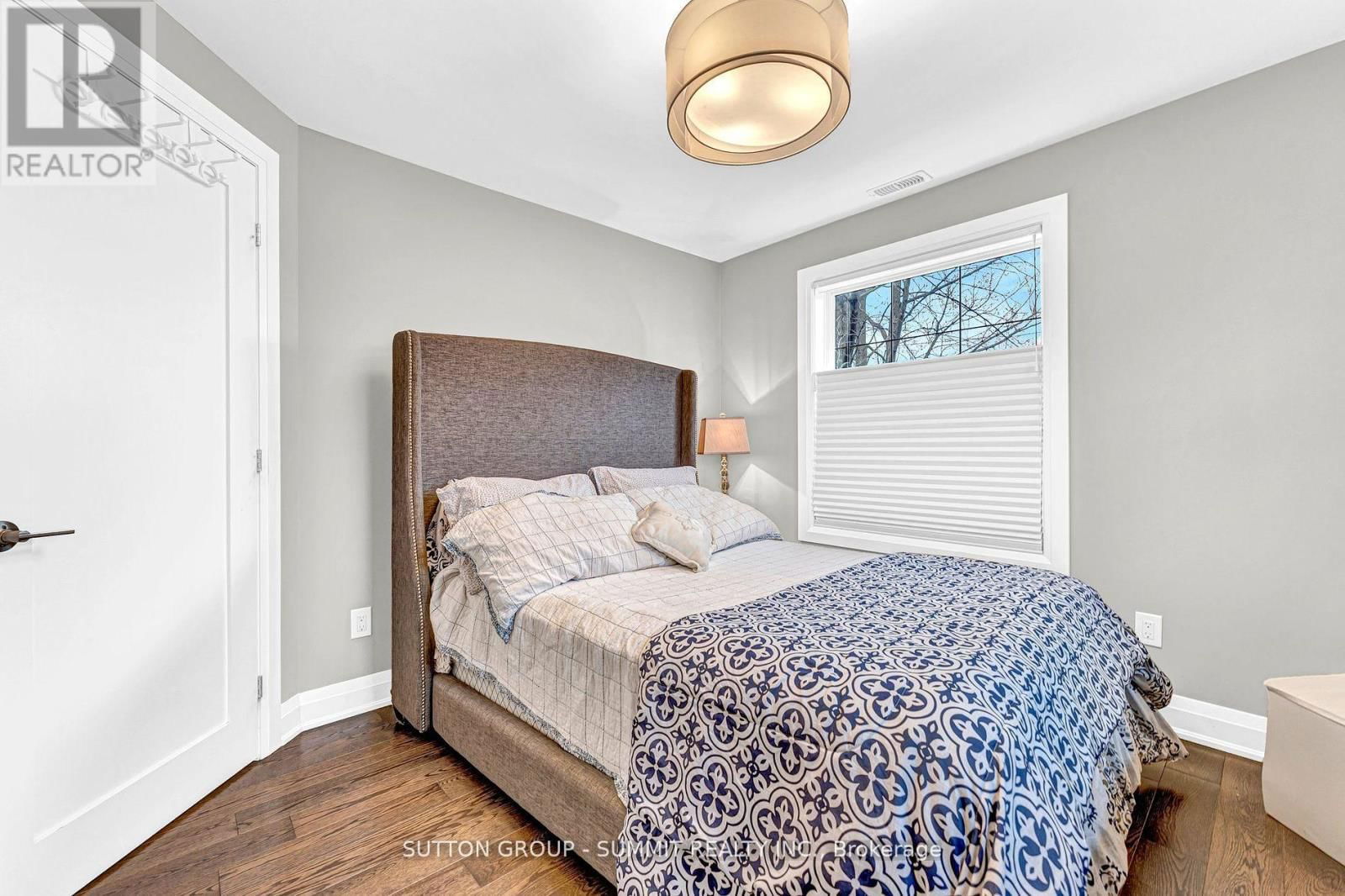 31 OAKWOOD AVENUE NORTH Image 27