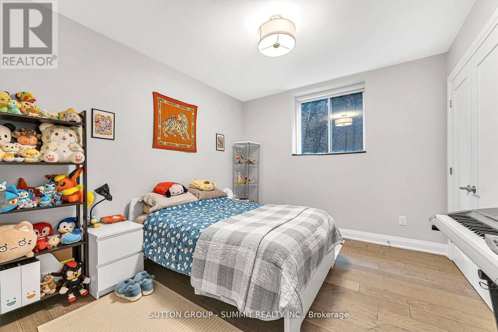 31 OAKWOOD AVENUE NORTH Image 32