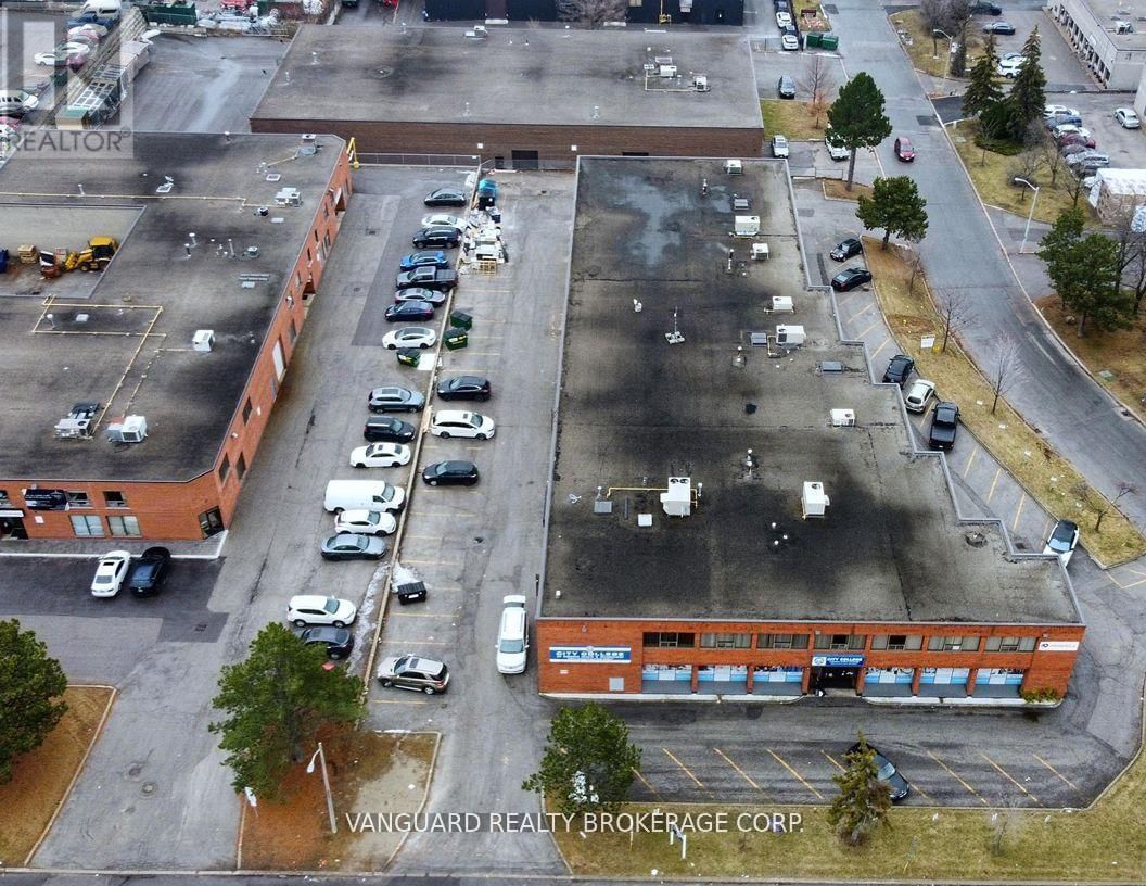 1 - 360 DEERHIDE CRESCENT Image 3