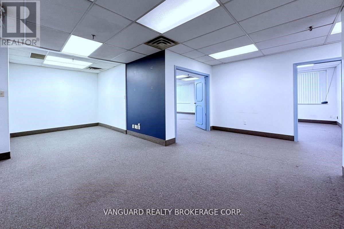 1 - 360 DEERHIDE CRESCENT Image 5