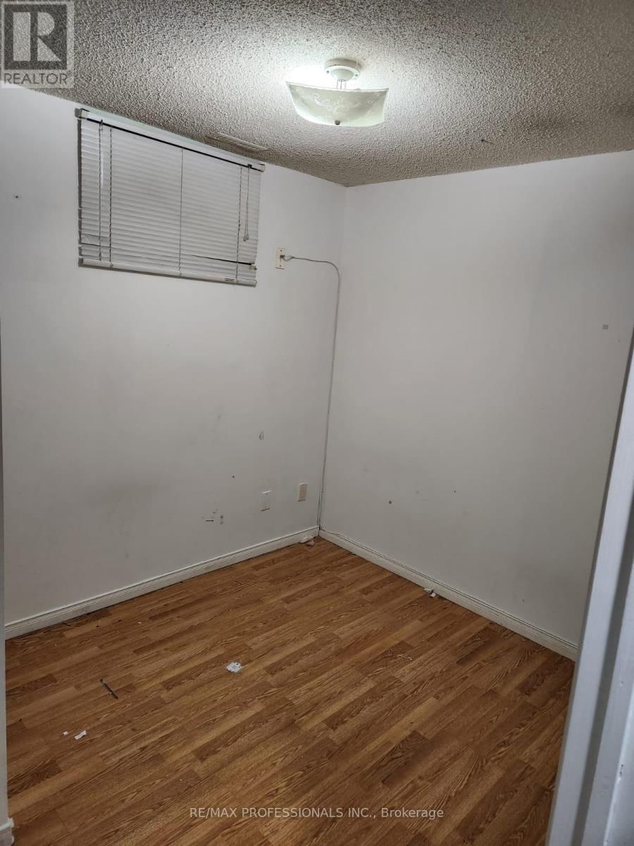 7 MULOCK AVENUE Image 10