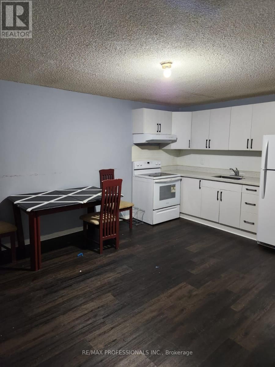 7 MULOCK AVENUE Image 3