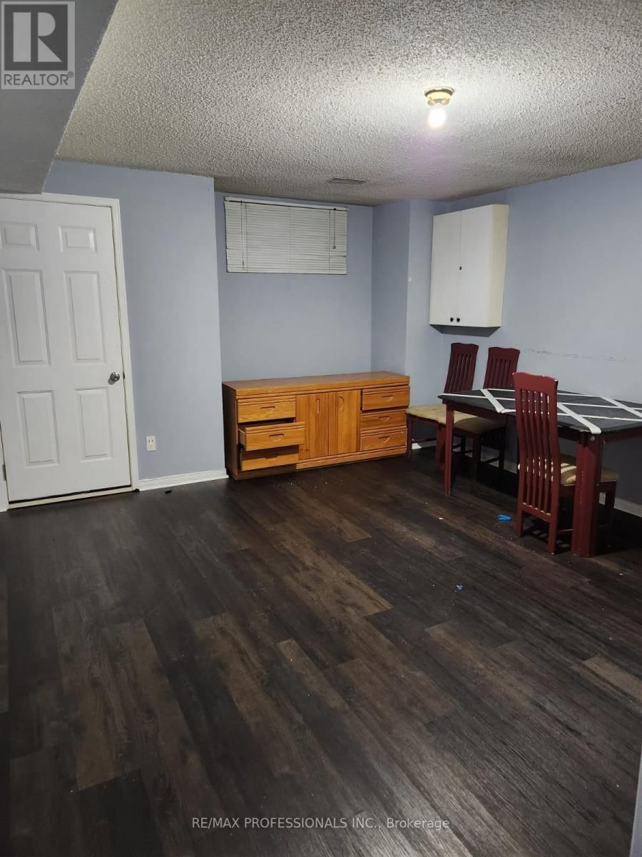 7 MULOCK AVENUE Image 5