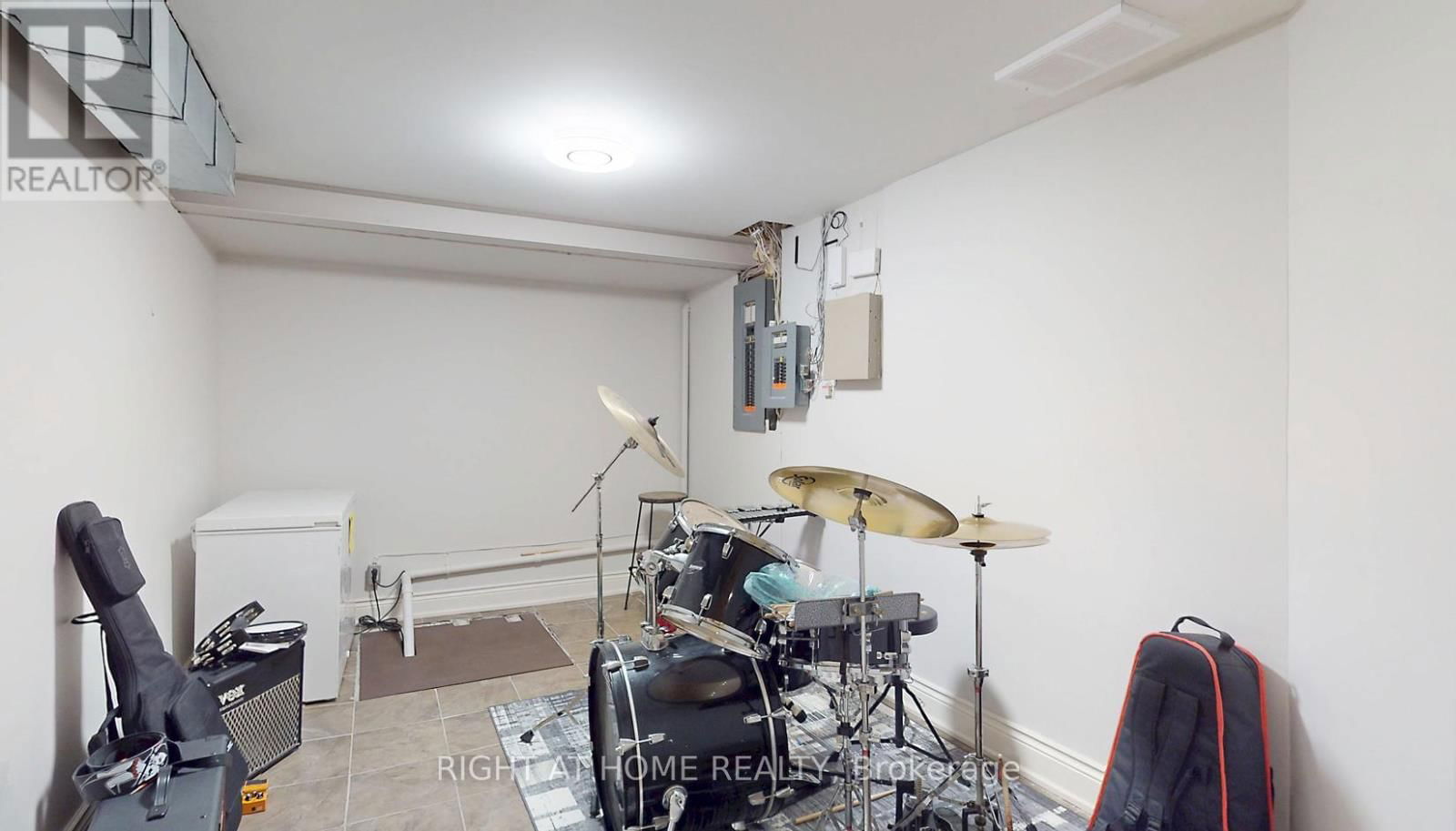 129 MAPLE LEAF DRIVE Image 42