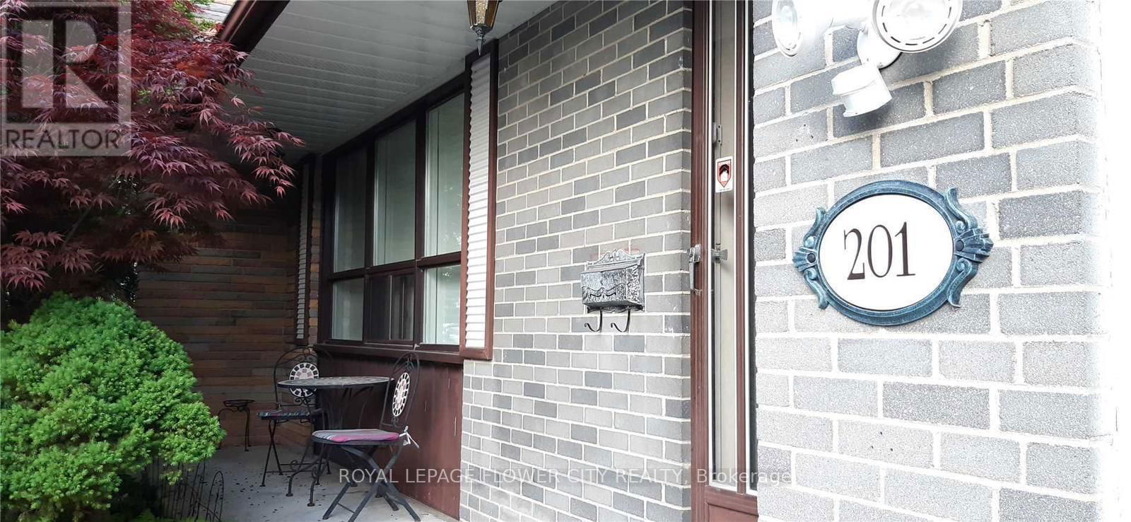 201 DUSTY LANE Image 1