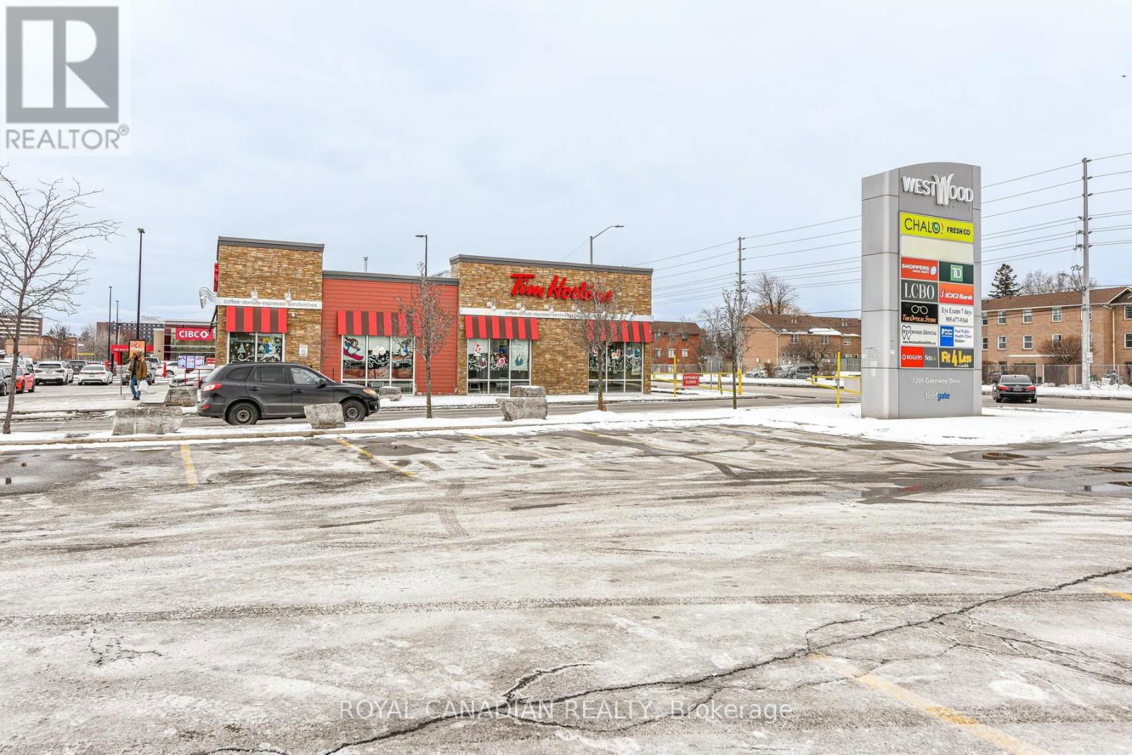 1E55 - 7215 GOREWAY DRIVE NORTH Image 17