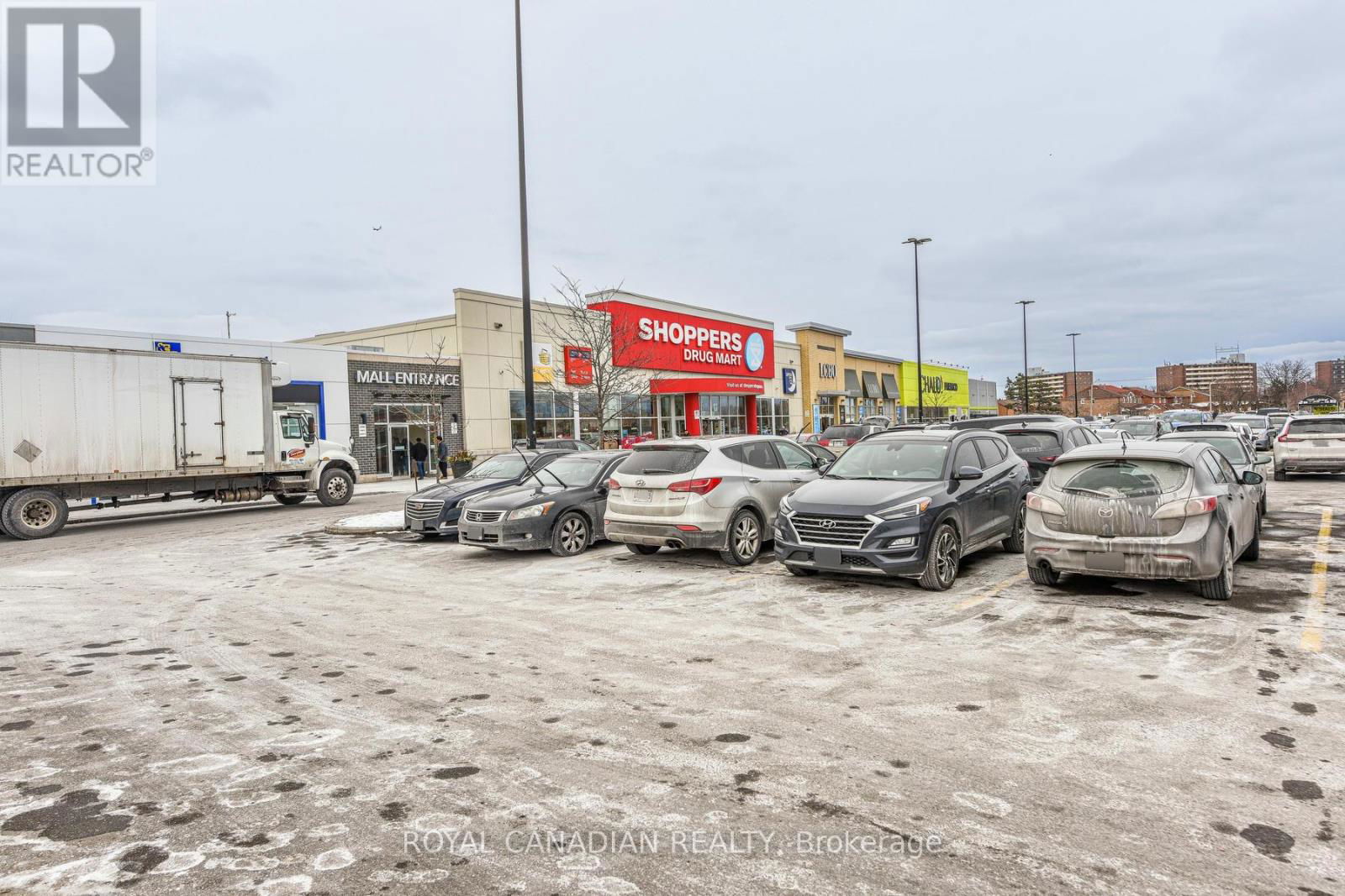 1E55 - 7215 GOREWAY DRIVE NORTH Image 19