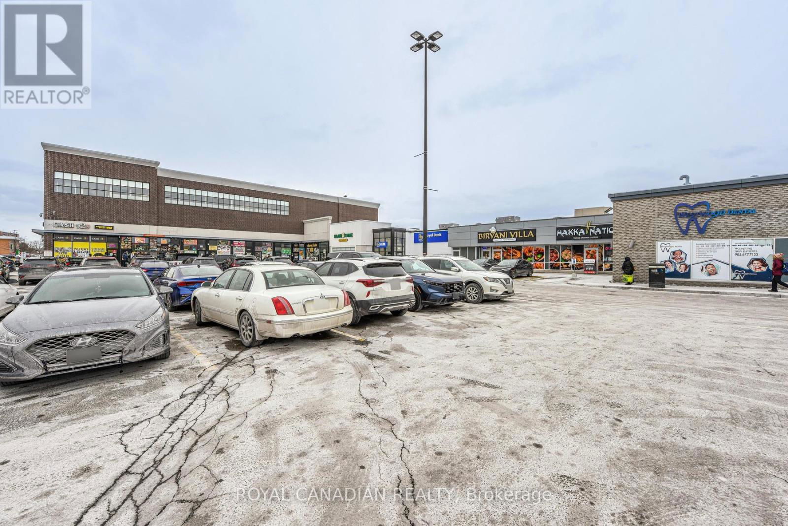 1E55 - 7215 GOREWAY DRIVE NORTH Image 7