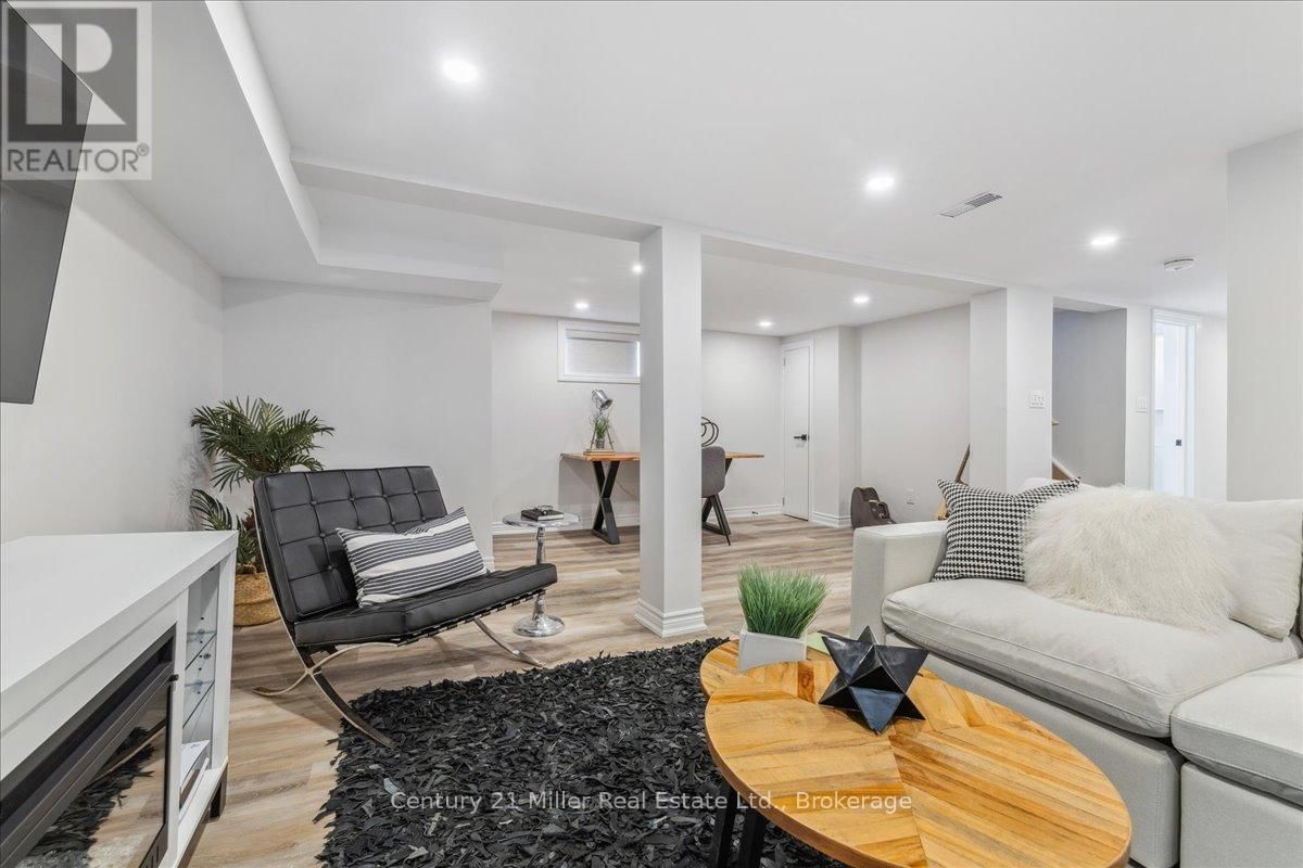 281 PEEL STREET Image 27