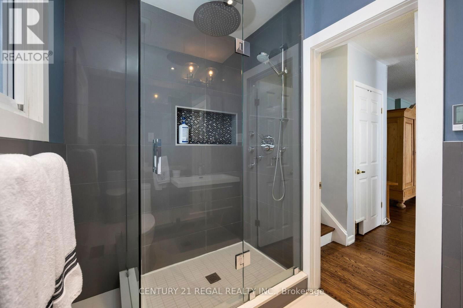 32 CEDARCREST DRIVE Image 19