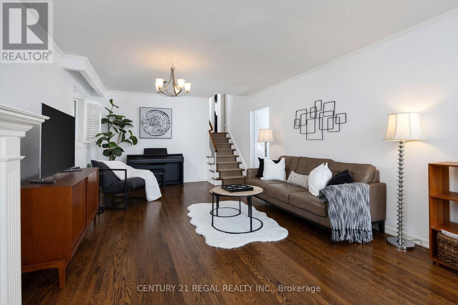 32 CEDARCREST DRIVE Image 9