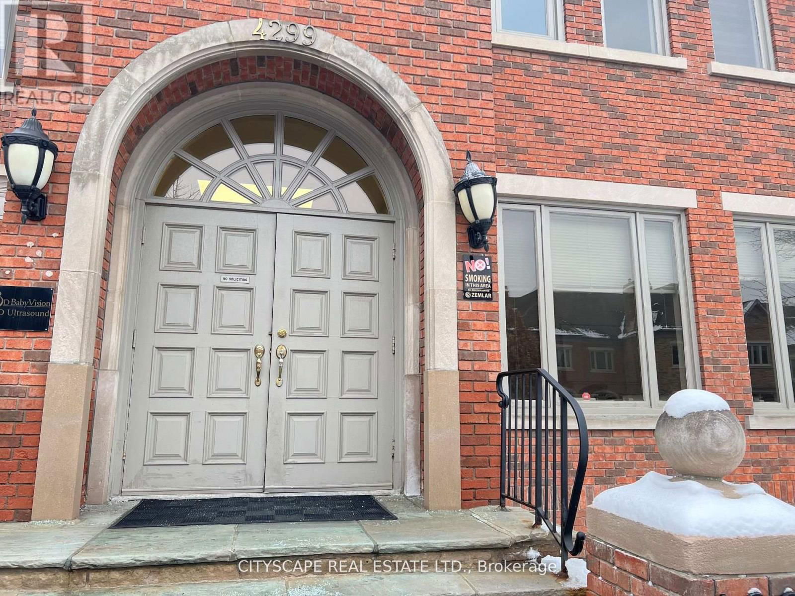 4299 VILLAGE CENTRE Image 1