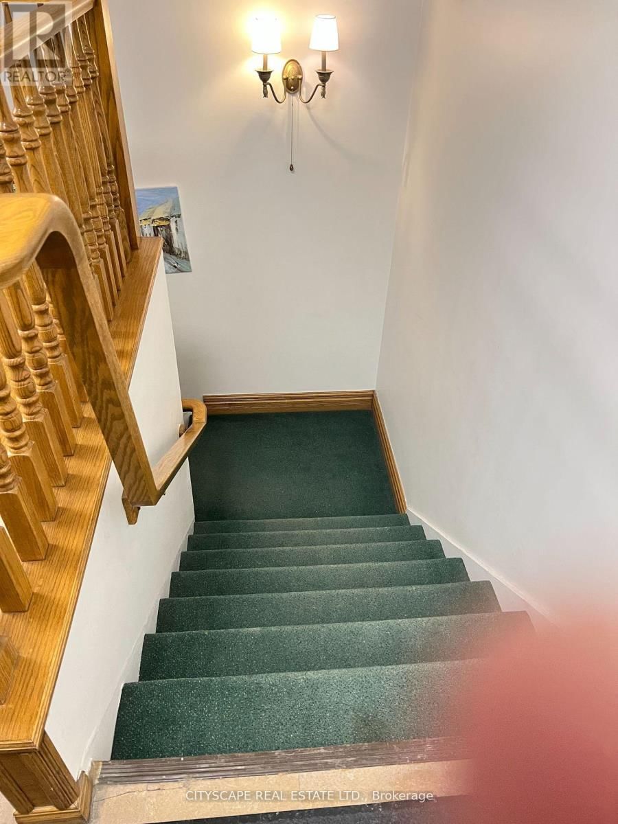 4299 VILLAGE CENTRE Image 11