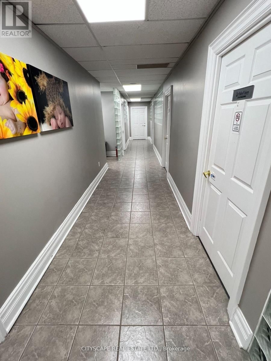 4299 VILLAGE CENTRE Image 13