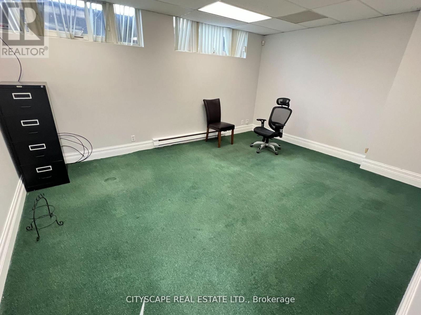 4299 VILLAGE CENTRE Image 16
