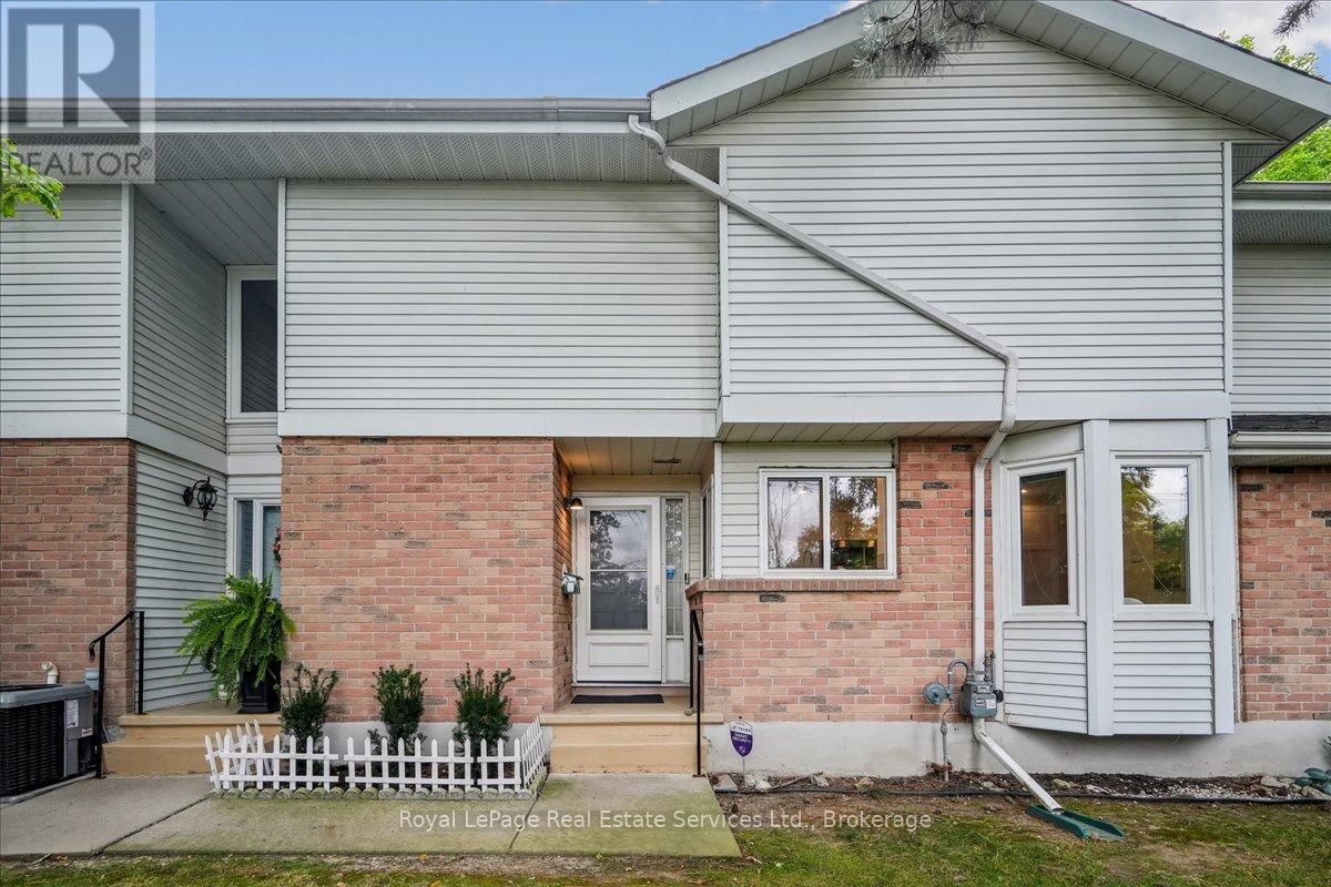 3 - 1513 UPPER MIDDLE ROAD Image 3