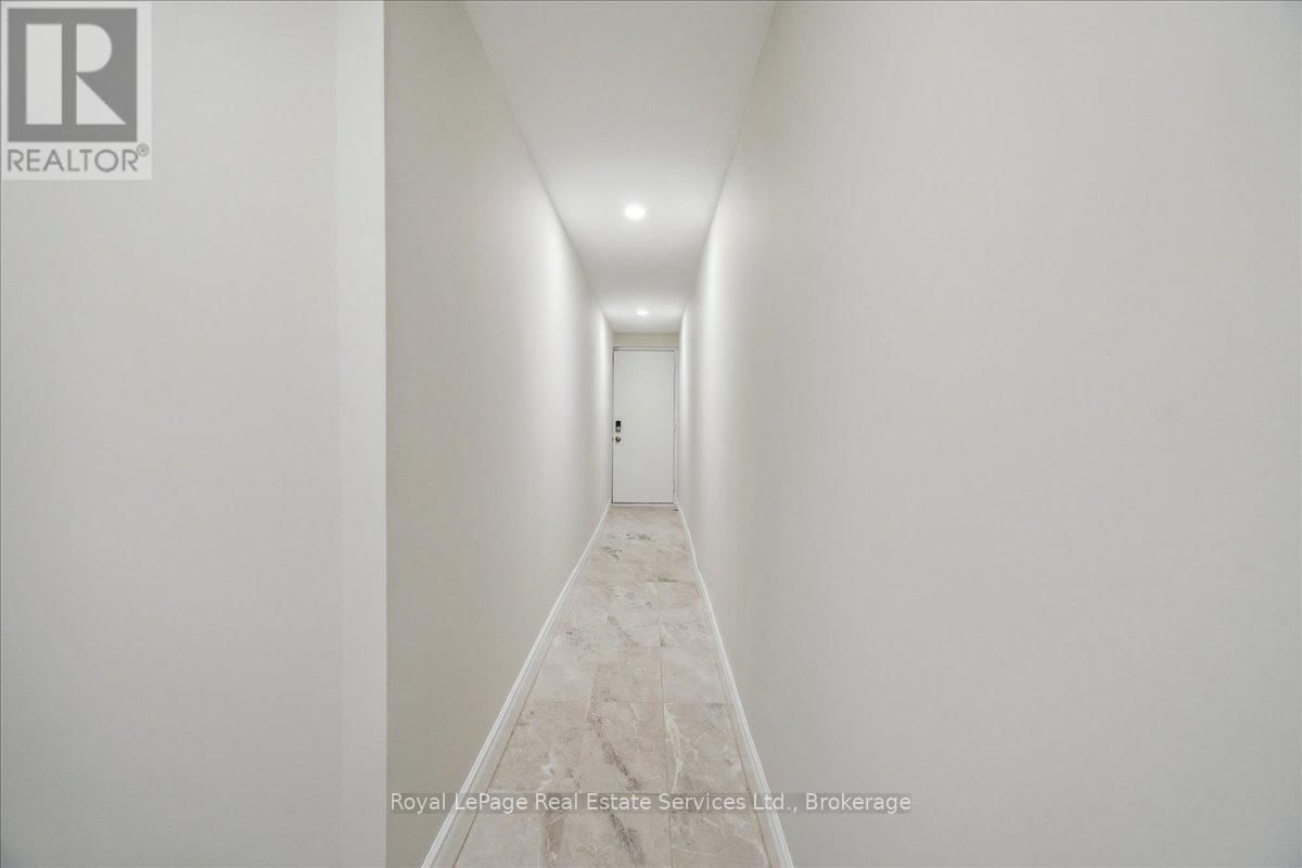 3 - 1513 UPPER MIDDLE ROAD Image 37
