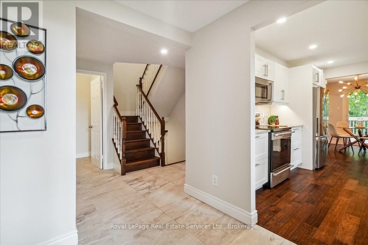 3 - 1513 UPPER MIDDLE ROAD Image 4