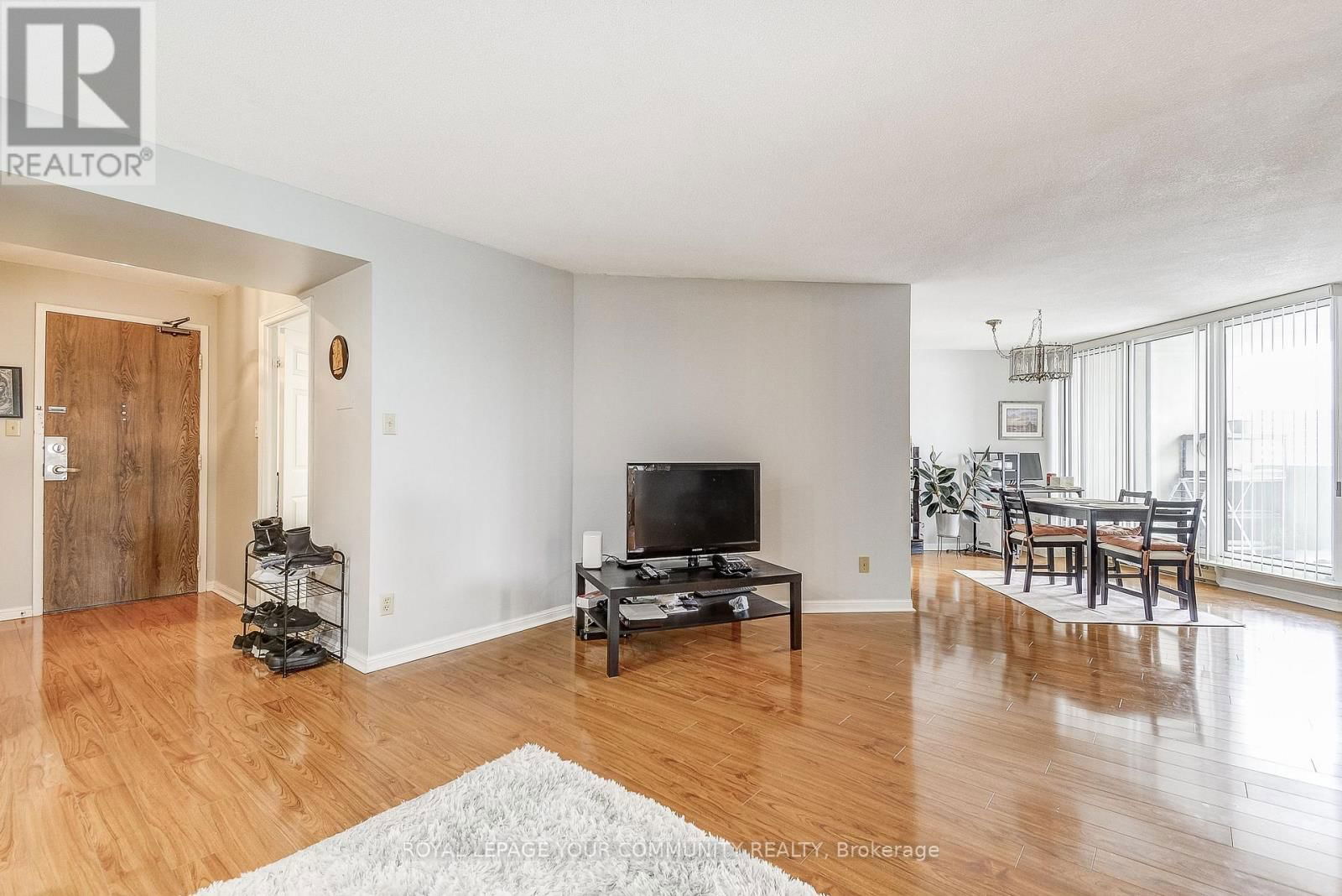 1004 - 95 LA ROSE AVENUE Image 14