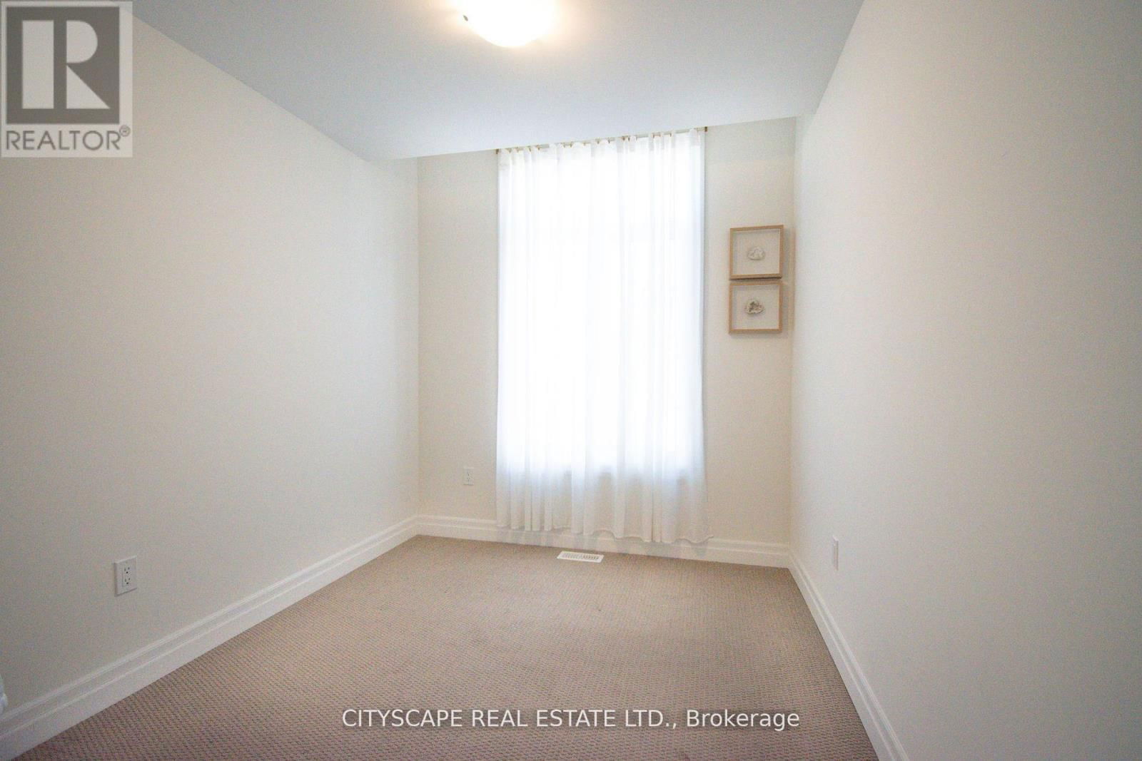 3961 KOENIG ROAD Image 28